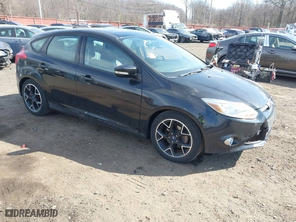 2014 Ford Focus SE with VIN 1FADP3K2XEL152070, listed as a IAAI auction lot 41675812 with 58,943 mi miles. Bid and sale history available at carsss.com. Image 1.