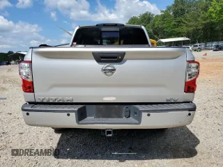 2017 Nissan Titan SV z VIN 1N6AA1E68HN500682, wystawiony jako Copart lot #57562415 z przebiegiem 185 539 mil mil oraz Szkoda całkowita • Salvage title. Historia ofert i sprzedaży dostępna na DreamBid. Obrazek 6.