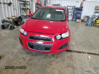 2013 Chevrolet Sonic LS z VIN 1G1JA5SH9D4211285, wystawiony jako Copart lot #51173585 z przebiegiem 105 360 mil mil oraz Szkoda całkowita • Salvage title. Historia ofert i sprzedaży dostępna na DreamBid. Obrazek 11.