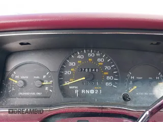 1993 Ford Crown Victoria z VIN 2FACP74W2PX101414, wystawiony jako IAAI lot #42001080 z przebiegiem 76 046 mil mil oraz . Historia ofert i sprzedaży dostępna na DreamBid. Obrazek 7.