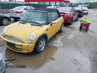 2008 MINI Convertible z VIN WMWRF33578TF67945, wystawiony jako IAAI lot #42315750 z przebiegiem 110 340 mil mil oraz . Historia ofert i sprzedaży dostępna na DreamBid. Obrazek 2.
