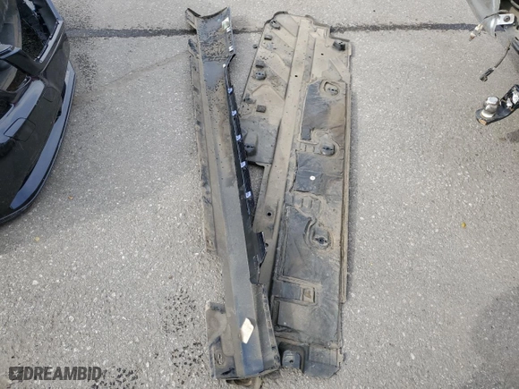 2013 Mercedes-Benz E-Class E 350 with VIN WDDKK5KF0DF215128, listed as a Copart auction lot 46256565 with 113,759 mi miles and Salvage Title. Bid and sale history available at carsss.com. Image 12.