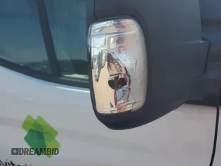 2019 Ford Transit z VIN 1FTYE1YM5KKB87003, wystawiony jako IAAI lot #42610488 z przebiegiem 106 642 mil mil oraz . Historia ofert i sprzedaży dostępna na DreamBid. Obrazek 10.