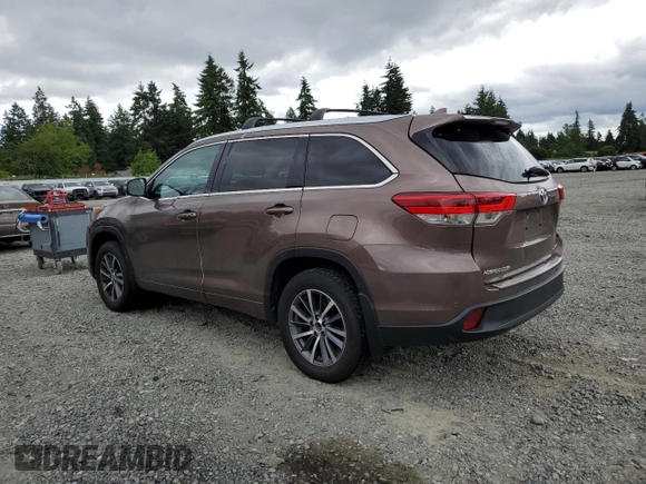 2017 Toyota Highlander XLE with VIN 5TDJZRFHXHS359117, listed as a Copart auction lot 62672815 with 100,515 mi miles and Clean title. Bid and sale history available at DreamBid. Image 2.