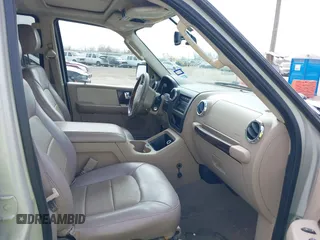 2006 Ford Expedition Limited with VIN 1FMFU19506LA80969, listed as a IAAI auction lot 41550590 with 191,862 mi miles. Bid and sale history available at carsss.com. Image 5.