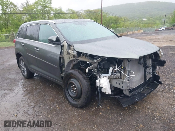 2018 Toyota Highlander SE with VIN 5TDJZRFH1JS867420, listed as a IAAI auction lot 42162279 with 58,504 mi miles and . Bid and sale history available at DreamBid. Image 1.