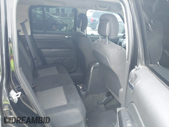 2017 Jeep Patriot Sport z VIN 1C4NJPBA3HD102608, wystawiony jako IAAI lot #42346928 z przebiegiem 149 438 mil mil oraz . Historia ofert i sprzedaży dostępna na DreamBid. Obrazek 8.
