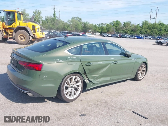 2022 Audi A5 Sportback Premium Plus z VIN WAUCBCF50NA032585, wystawiony jako IAAI lot #42234716 z przebiegiem 38 086 mil mil oraz . Historia ofert i sprzedaży dostępna na DreamBid. Obrazek 6.