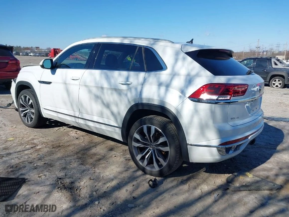 2022 Volkswagen Atlas Cross Sport 3.6L V6 SEL Premium R-Line with VIN 1V2FE2CA3NC207630, listed as a IAAI auction lot 41741177 with 28,707 mi miles. Bid and sale history available at carsss.com. Image 3.