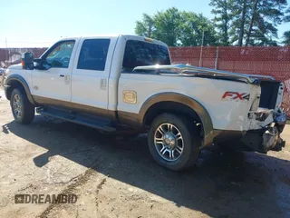 2015 Ford F-250 Lariat z VIN 1FT7W2BT9FEC69657, wystawiony jako IAAI lot #42213915 z przebiegiem 148 839 mil mil oraz . Historia ofert i sprzedaży dostępna na DreamBid. Obrazek 3.