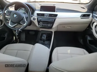 2021 BMW X1 sDrive28i z VIN WBXJG7C03M5T49590, wystawiony jako Copart lot #52473453 z przebiegiem 19 199 mil mil oraz Nie do naprawy. Historia ofert i sprzedaży dostępna na DreamBid. Obrazek 8.