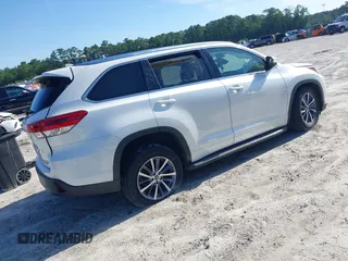2017 Toyota Highlander XLE with VIN 5TDKZRFH4HS525085, listed as a IAAI auction lot 42506385 with 84,581 mi miles and . Bid and sale history available at DreamBid. Image 4.