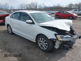 2013 Volkswagen Jetta Sedan SE with VIN 3VWDP7AJ5DM279328, listed as a IAAI auction lot 41902614 with 173,246 mi miles. Bid and sale history available at carsss.com. Image 1.