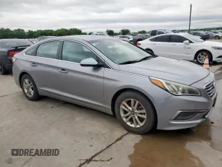 2017 Hyundai Sonata SE z VIN 5NPE24AF5HH448145, wystawiony jako Copart lot #56076575 z przebiegiem 168 358 mil mil oraz Czysty tytuł • Clean title. Historia ofert i sprzedaży dostępna na DreamBid. Obrazek 4.