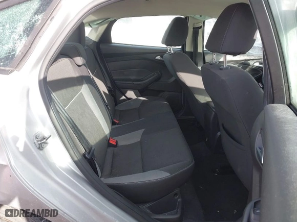 2012 Ford Focus SE with VIN 1FAHP3F21CL420948, listed as a IAAI auction lot 41271475 with 83,552 mi miles. Bid and sale history available at carsss.com. Image 8.