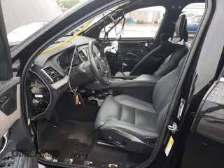 2021 Volvo XC90 Inscription with VIN YV4A22PL9M1754036, listed as a Copart auction lot 60557315 with 30,587 mi miles and Salvage title. Bid and sale history available at DreamBid. Image 7.