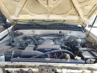 2004 Toyota Tundra SR5 with VIN 5TBDT44134S442463, listed as a IAAI auction lot 42058891 with 225,806 mi miles and . Bid and sale history available at DreamBid. Image 10.