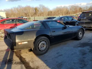 1986 Chevrolet Corvette z VIN 1G1YY0786G5105915, wystawiony jako Copart lot #88309815 z przebiegiem 87 655 mil mil oraz Czysty tytuł • Clean title. Historia ofert i sprzedaży dostępna na DreamBid. Obrazek 3.