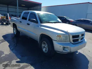 2008 Dodge Dakota SLT with VIN 1D7HE48K78S514290, listed as a IAAI auction lot 41766396 with 208744 miles. Bid and sale history available at carsss.com. Image 1.