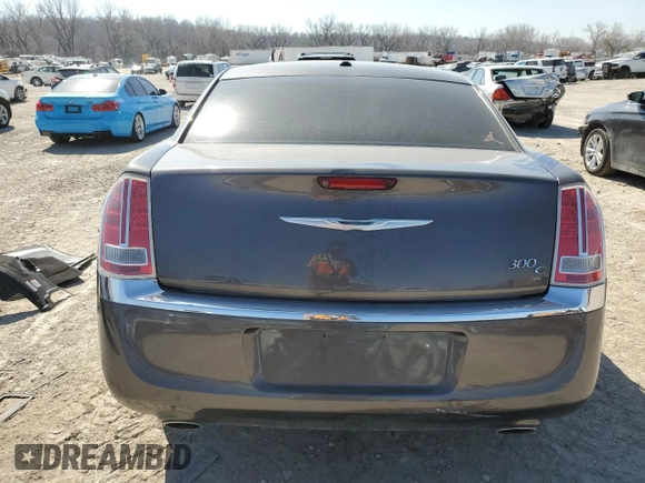 2013 Chrysler 300 C z VIN 2C3CCAET6DH577876, wystawiony jako Copart lot #48951965 z przebiegiem 95 622 mil mil oraz Szkoda całkowita • Salvage title. Historia ofert i sprzedaży dostępna na DreamBid. Obrazek 6.