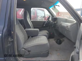 1994 Ford Ranger Splash with VIN 1FTCR14U6RPA45714, listed as a IAAI auction lot 41929992 with 560,285 mi miles. Bid and sale history available at carsss.com. Image 5.