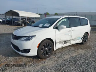 2018 Chrysler Pacifica Touring Plus with VIN 2C4RC1FG5JR235381, listed as a IAAI auction lot 42096588 with 91,998 mi miles and . Bid and sale history available at DreamBid. Image 17.