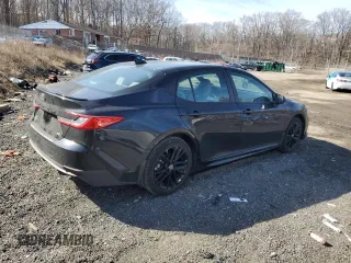 2025 Toyota Camry LE z VIN 4T1DBADK3SU510279, wystawiony jako Copart lot #46408205 z przebiegiem 7 274 mil mil oraz Szkoda całkowita • Salvage title. Historia ofert i sprzedaży dostępna na DreamBid. Obrazek 3.
