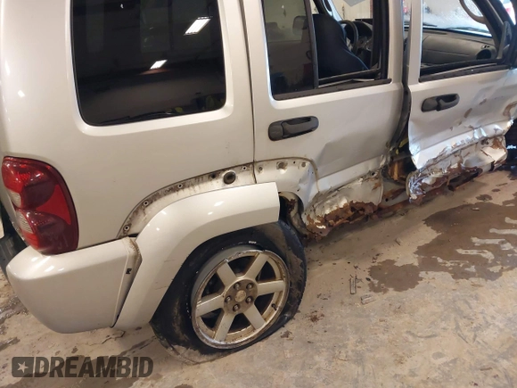 2007 Jeep Liberty Limited with VIN 1J4GL58K17W561947, listed as a IAAI auction lot 41480438 with 150,177 mi miles. Bid and sale history available at carsss.com. Image 6.