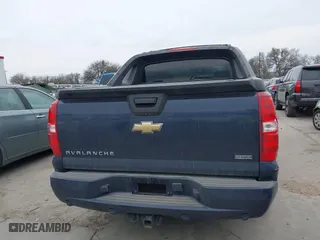 2011 Chevrolet Avalanche LTZ with VIN 3GNTKGE32BG251904, listed as a IAAI auction lot 41677307 with 143,653 mi miles. Bid and sale history available at carsss.com. Image 16.