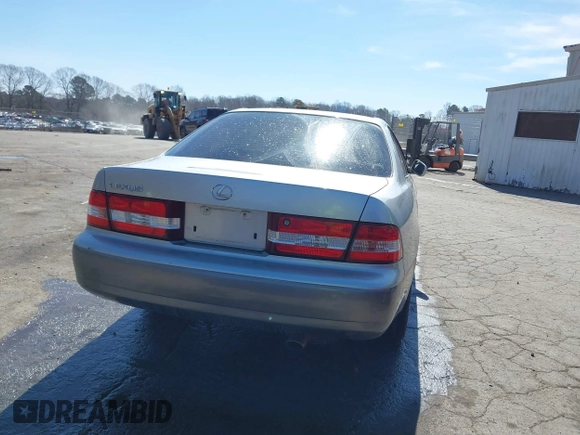 2001 Lexus ES 300 with VIN JT8BF28GX15106964, listed as a IAAI auction lot 41839927 with 148,174 mi miles. Bid and sale history available at carsss.com. Image 16.