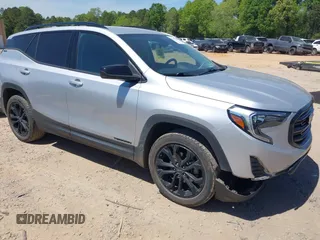 2021 GMC Terrain SLE z VIN 3GKALTEV3ML319035, wystawiony jako IAAI lot #42052184 z przebiegiem 95 400 mil mil oraz . Historia ofert i sprzedaży dostępna na DreamBid. Obrazek 1.