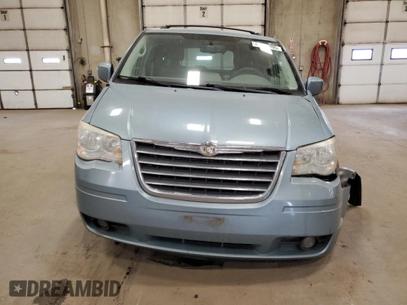 2009 Chrysler Town & Country Touring with VIN 2A8HR54X69R603995, listed as a Copart auction lot 49672995 with 199,440 mi miles and Non Repairable. Bid and sale history available at DreamBid. Image 5.