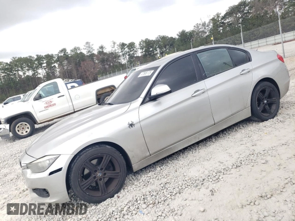 2014 BMW 3 Series 320i with VIN WBA3B1C57EK134727, listed as a Copart auction lot 47895175 with 214,394 mi miles and Clean Title. Bid and sale history available at carsss.com. Image 1.