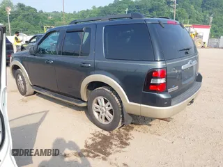2010 Ford Explorer Eddie Bauer z VIN 1FMEU7EE5AUA86919, wystawiony jako IAAI lot #42431979 z przebiegiem 137 403 mil mil oraz . Historia ofert i sprzedaży dostępna na DreamBid. Obrazek 3.