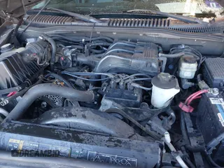 2005 Mercury Mountaineer z VIN 4M2ZU86E85ZJ14273, wystawiony jako IAAI lot #41296699 z przebiegiem 109 719 mil mil oraz . Historia ofert i sprzedaży dostępna na DreamBid. Obrazek 10.