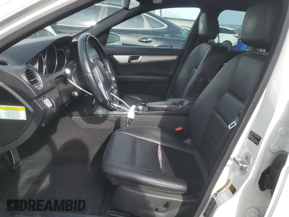 2014 Mercedes-Benz C 250 Sport с VIN WDDGF4HBXEG228554, выставлен на аукционе Copart как лот 49888675 с пробегом 133 533 миль миль и Списание • Salvage title. История ставок и продаж доступна на DreamBid. Изображение 7.