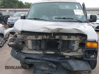 2009 Ford Econoline Cargo Commercial z VIN 1FTNE14W29DA56023, wystawiony jako IAAI lot #42362663 z przebiegiem 211 326 mil mil oraz . Historia ofert i sprzedaży dostępna na DreamBid. Obrazek 6.