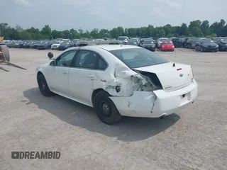 2013 Chevrolet Impala Police z VIN 2G1WD5E35D1166015, wystawiony jako IAAI lot #42171708 z przebiegiem 169 790 mil mil oraz . Historia ofert i sprzedaży dostępna na DreamBid. Obrazek 3.