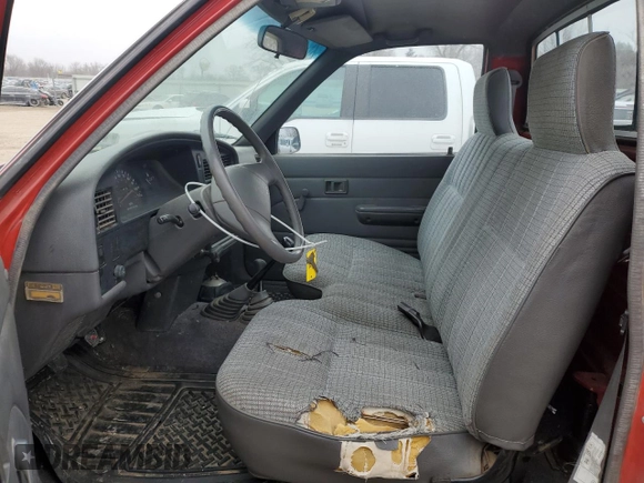 1991 Toyota Pickup DX z VIN JT4RN01P0M7042332, wystawiony jako Copart lot #42408835 z przebiegiem 211 481 mil mil oraz Szkoda całkowita • Salvage title. Historia ofert i sprzedaży dostępna na DreamBid. Obrazek 7.