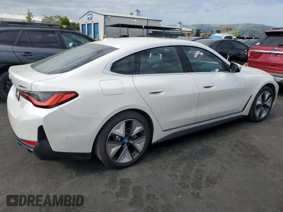 2024 BMW i4 eDrive35 z VIN WBY43AW00RFT22457, wystawiony jako Copart lot #53167205 z przebiegiem 3329 mil mil oraz Szkody całkowita. Historia ofert i sprzedaży dostępna na DreamBid. Obrazek 3.
