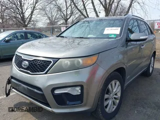 2013 Kia Sorento SX with VIN 5XYKWDA2XDG323728, listed as a IAAI auction lot 41781689 with 168,069 mi miles. Bid and sale history available at carsss.com. Image 2.