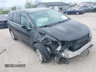 2018 Chrysler Pacifica Touring with VIN 2C4RC1DG8JR186244, listed as a IAAI auction lot 42149065 with 112,861 mi miles and . Bid and sale history available at DreamBid. Image 1.