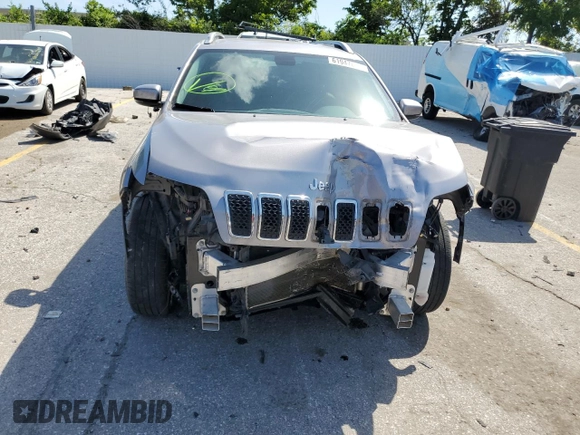 2019 Jeep Cherokee Latitude Plus with VIN 1C4PJMLB3KD437129, listed as a Copart auction lot 61947675 with 73,982 mi miles and Salvage title. Bid and sale history available at DreamBid. Image 5.