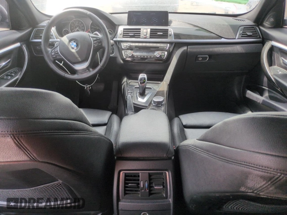 2016 BMW 3 Series 328i xDrive с VIN WBA8E3G55GNU04932, выставлен на аукционе Copart как лот 62412935 с пробегом 151 989 миль миль и Списание • Salvage title. История ставок и продаж доступна на DreamBid. Изображение 8.