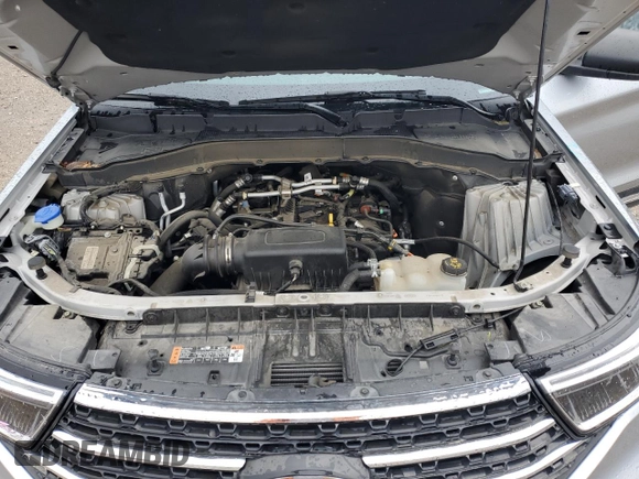 2022 Ford Explorer XLT z VIN 1FMSK7DH8NGA81304, wystawiony jako Copart lot #51003605 z przebiegiem 56 882 mil mil oraz Czysty tytuł • Clean title. Historia ofert i sprzedaży dostępna na DreamBid. Obrazek 12.