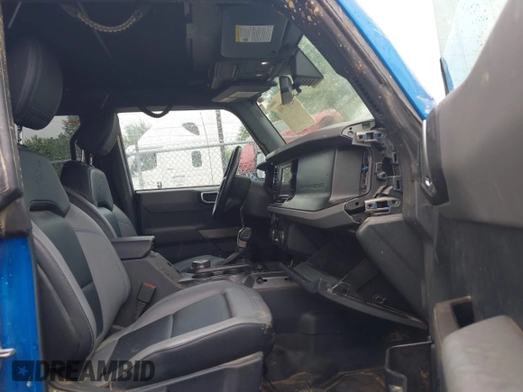 2022 Ford Bronco с VIN 1FMEE5DP7NLB05406, выставлен на аукционе IAAI как лот 42607701 с пробегом 38 206 миль миль и . История ставок и продаж доступна на DreamBid. Изображение 5.