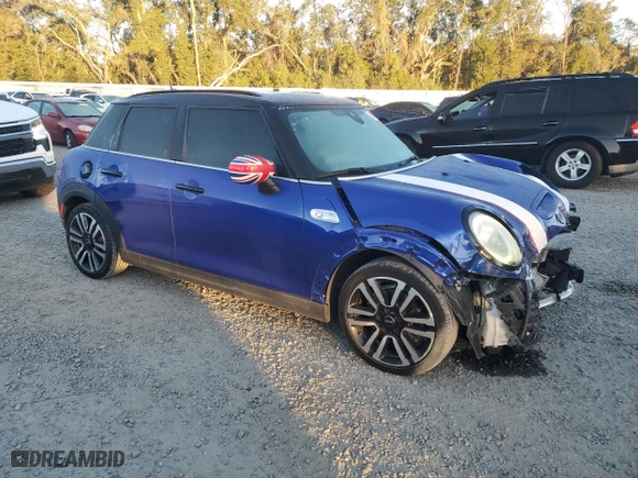 2021 MINI Hardtop 4 Door Cooper S with VIN WMWXU9C04M2N77138, listed as a Copart auction lot 83422584 with 32370 miles and Salvage Title. Bid and sale history available at carsss.com. Image 4.