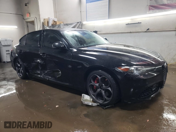 2019 Alfa Romeo Giulia Ti z VIN ZARFANBN7K7608174, wystawiony jako Copart lot #85051934 z przebiegiem 50 824 mil mil oraz Szkoda całkowita • Salvage title. Historia ofert i sprzedaży dostępna na DreamBid. Obrazek 4.