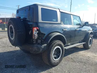 2024 Ford Bronco Big Bend z VIN 1FMDE7BH9RLB43700, wystawiony jako IAAI lot #41989406 z przebiegiem 10 101 mil mil oraz . Historia ofert i sprzedaży dostępna na DreamBid. Obrazek 4.