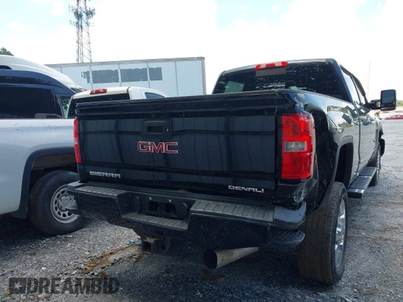 2019 GMC Sierra 2500HD Denali с VIN 1GT12SEY2KF234777, выставлен на аукционе IAAI как лот 42198892 с пробегом 31 836 миль миль и . История ставок и продаж доступна на DreamBid. Изображение 17.